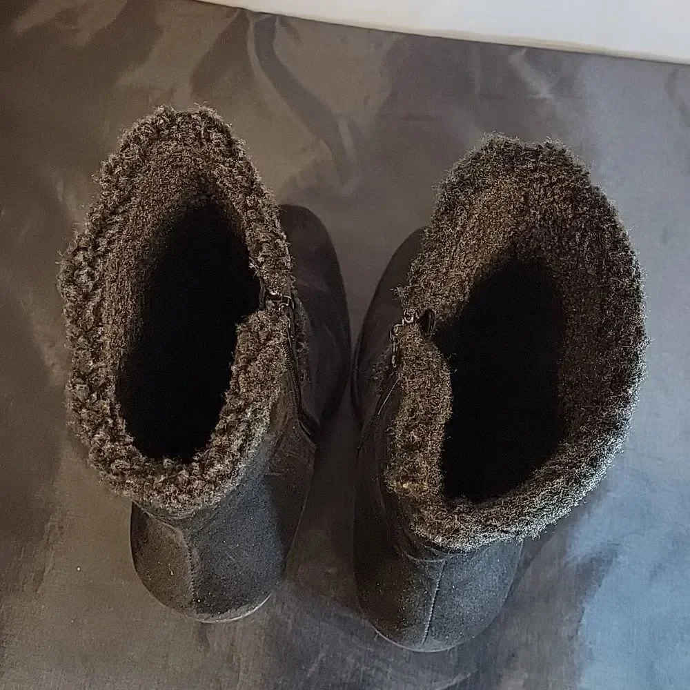 BRAND NEW SHOEDAZZLE NIKKIA ZIP CLOSURE SUEDE INSIDE FAUX FUR HIGH HEEL BOOT